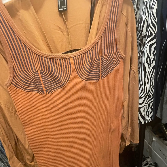 F21 Seamless Contrast-Striped Romper - Picture 3 of 4